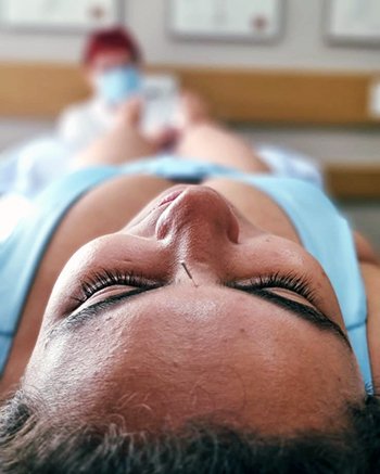 Descubra o poder transformador da acupuntura!
Como especialista em alívio, testemunho diariamente a eficácia dessa técnica milenar. A acupuntura não é apenas uma terapia, é uma jornada de equilíbrio e bem-estar. Deixe-me guiá-lo para uma vida sem dores, onde a energia flui livremente.