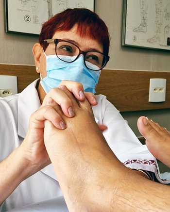 Com conhecimento sólido e cuidado especialidade em dores, estamos aqui para oferecer soluções integrativas e trazer conforto ao seu dia a dia. Se livre das dores, redescubra o prazer de viver!